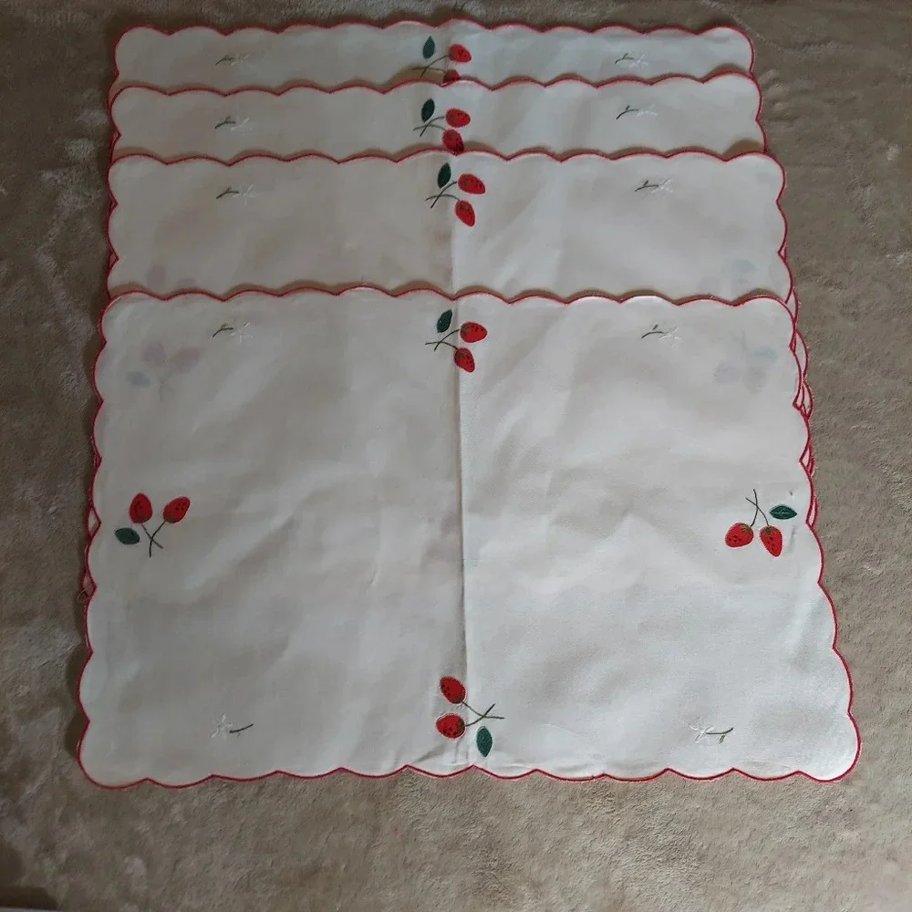 Vintage Placemats  Cream Red Appliques and Embroidered Scalloped Edges